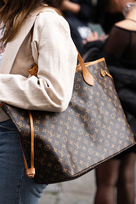 louis vuitton insta|louis vuitton neverfull gm instagram.